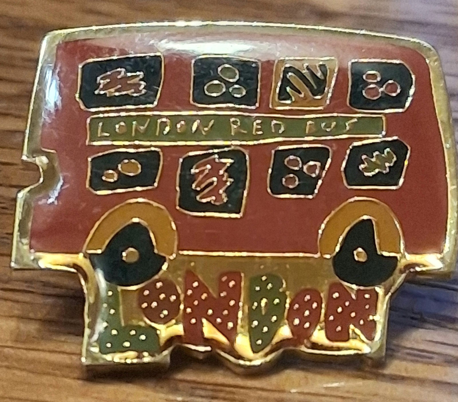 London England Red Bus Double Decker Enamel Souvenir Lapel Pin