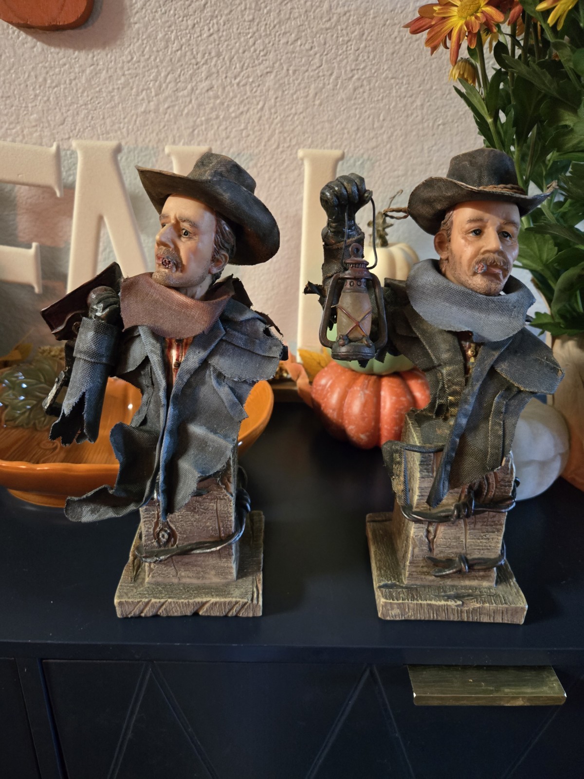 Vintage Western Cowboy Bust Figurine Pair Old West Outlaw Ranger Statue Set