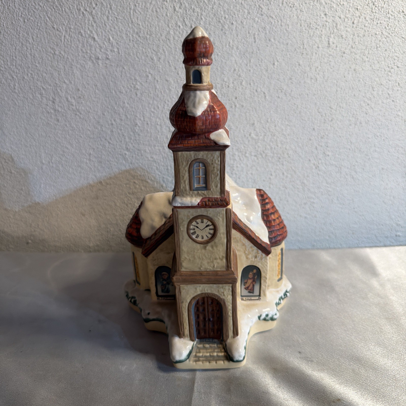 Lighted M J HUMMEL Christmas Village \