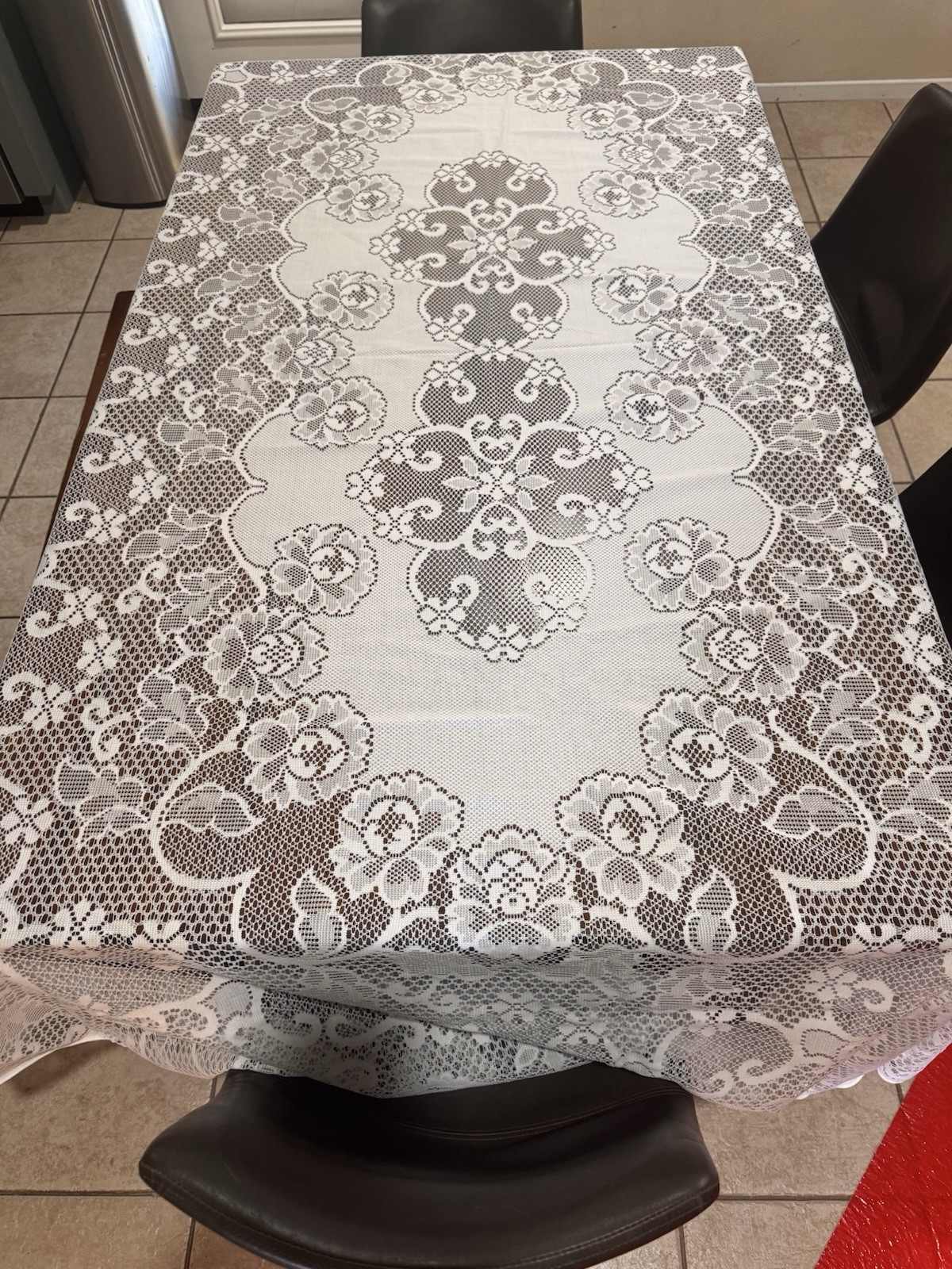 White Lace Oval Tablecloth 106 x 72 Floral Rose Cottagecore Victorian Style