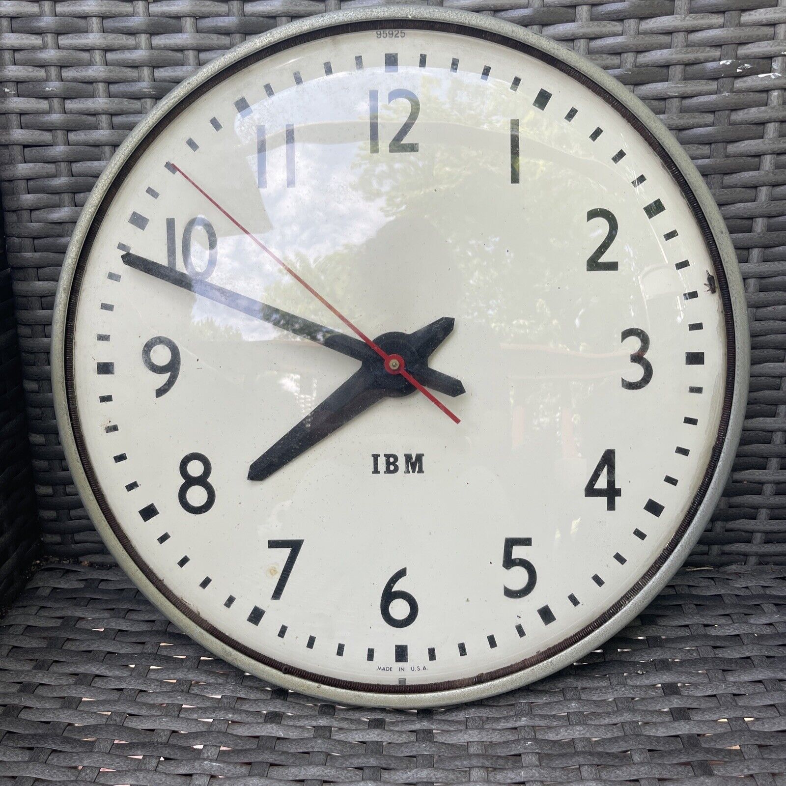 Vintage IBM Round Electric Wall Clock 95925 WORKS