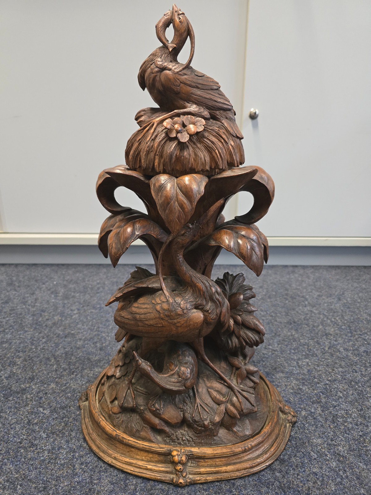 EXQUISITE ANTIQUE HAND CARVED BLACK FOREST SCULPTURE-BIRD SCENE-CANDLEHOLDER