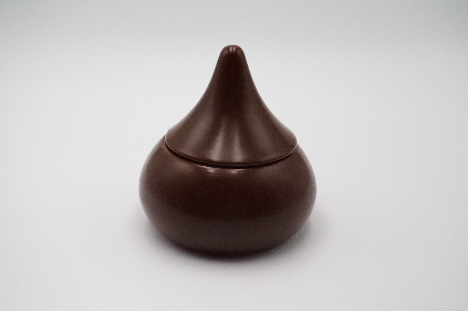 Hershey Kiss Shaped Ceramic Lidded Jar Brown Chocolate Candy Style Decor TC2006