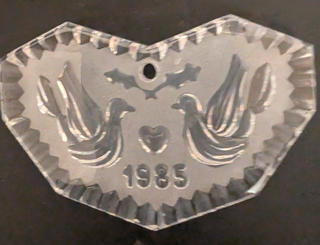 Waterford Annual 1985 Crystal Glass Ornament ft/ 