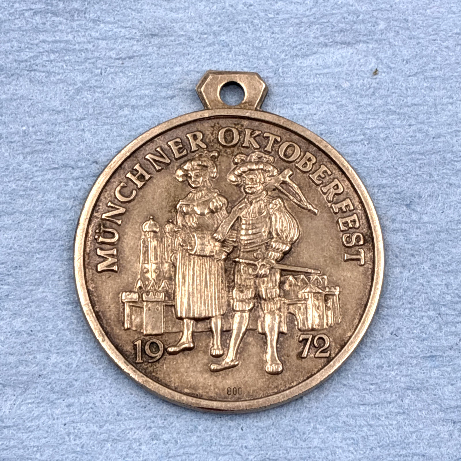 Vintage 1972 MUNCHNER OKTOBERFEST Munich Medal Fob a765