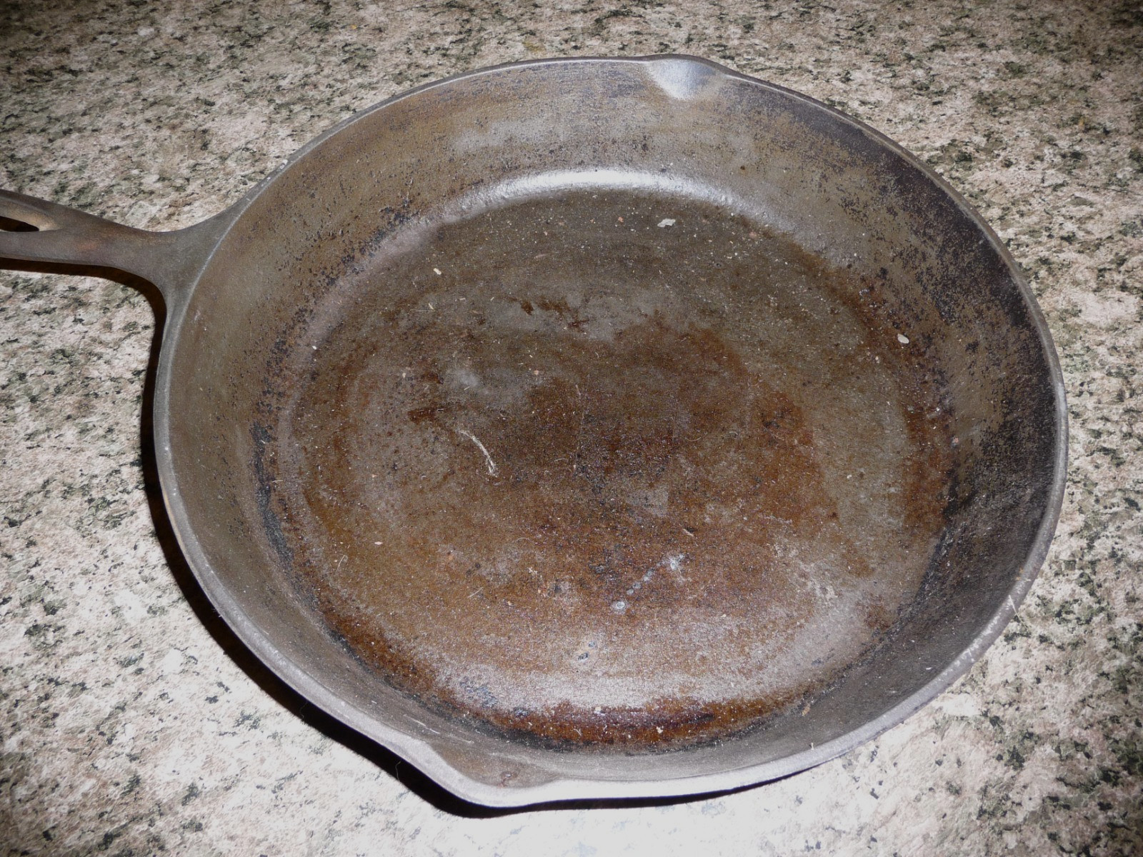 Vintage Lodge Number 10 1931-33 Cast Iron Skillet In Good Condition  One Notch