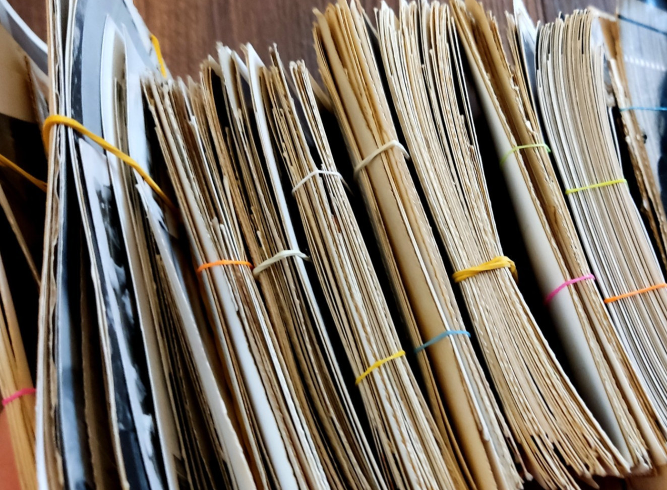 Huge LOT of 3000 Old Photos - Original VTG Snapshot People Men Women Black White