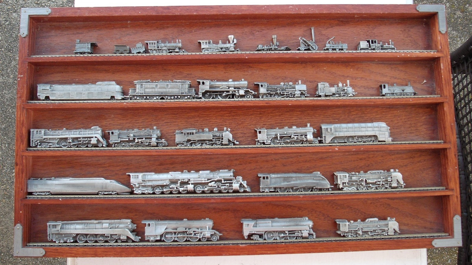 Collection of 28 Different Pewter Franklin Mint Antique Railroad Engines Collection of 28 Different Pewter Franklin Mint Antique Railroad Engines