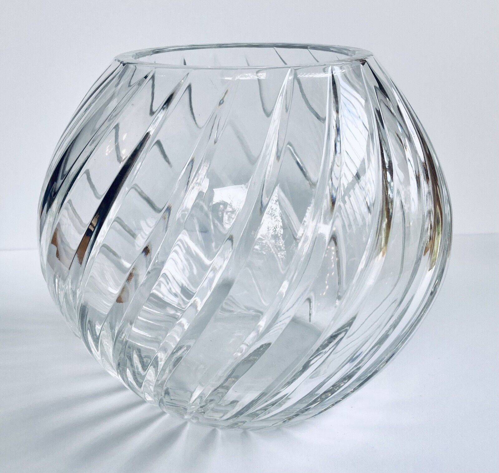 Crystal Rose Bowl with Diagonal Swirl Design - 6\