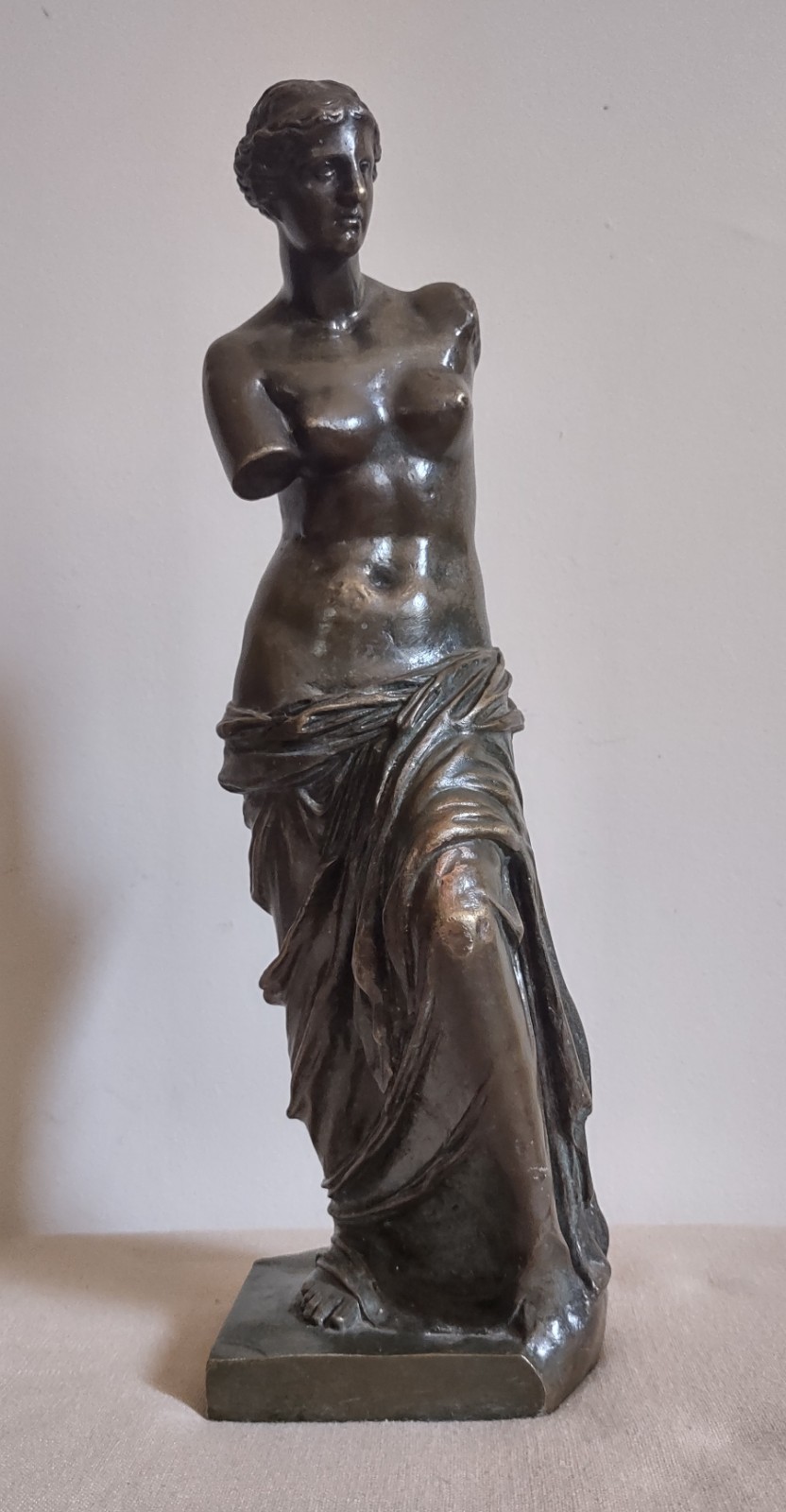 Superb Atq. Patinated Bronze Venus de Milo 13\