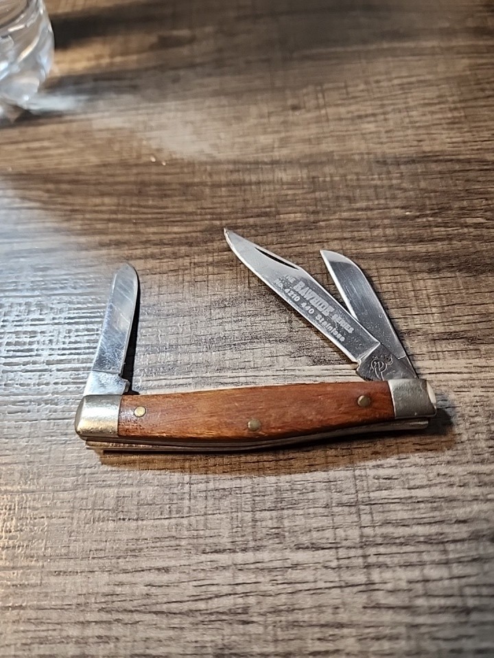 Vintage Queen Cutlery Rawhide Series 26F 440 Stainless 3 Blade Pocket Knife