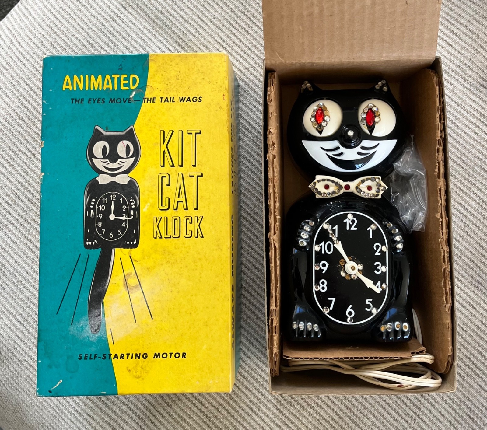 Vintage 1960's KIT CAT KLOCK D8 Black Jeweled Kit Kat Hanging Wall Cat Clock