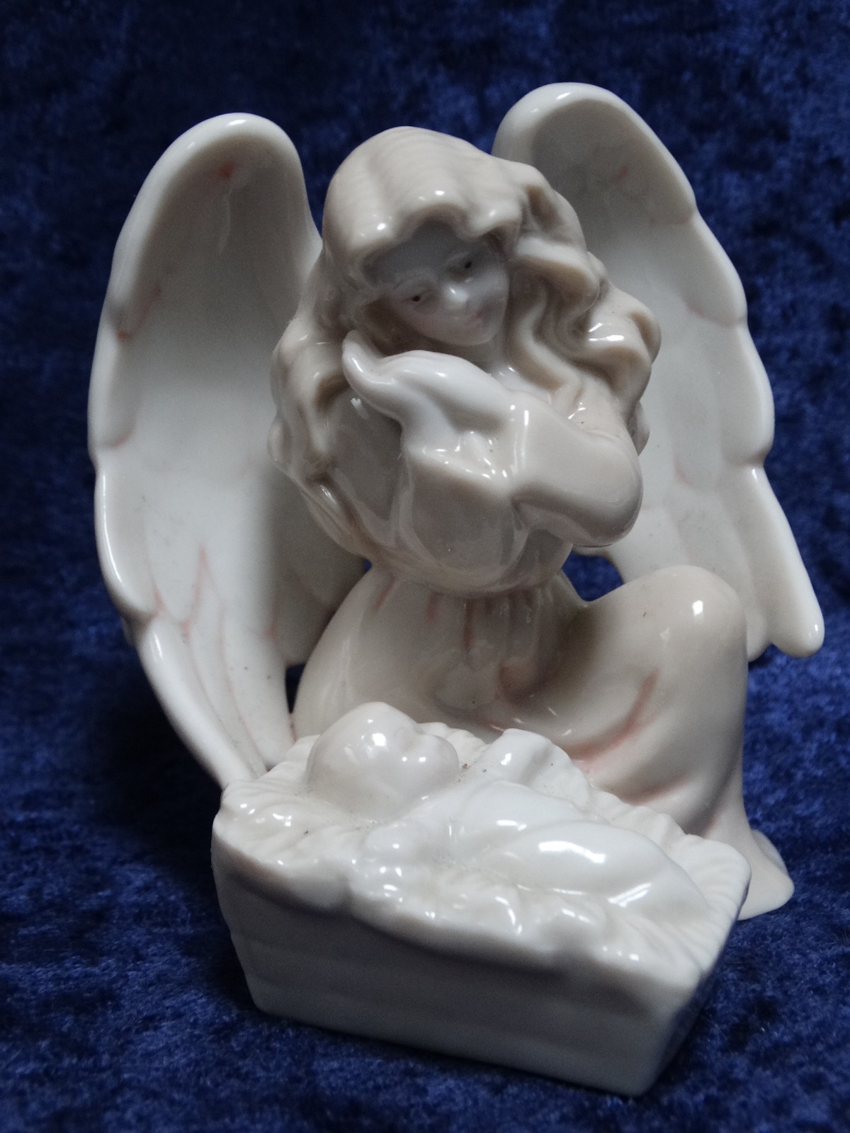 Vintage 1980\'s Russ Berrie Porcelain Figurine Guardian Angel Watching Over Baby