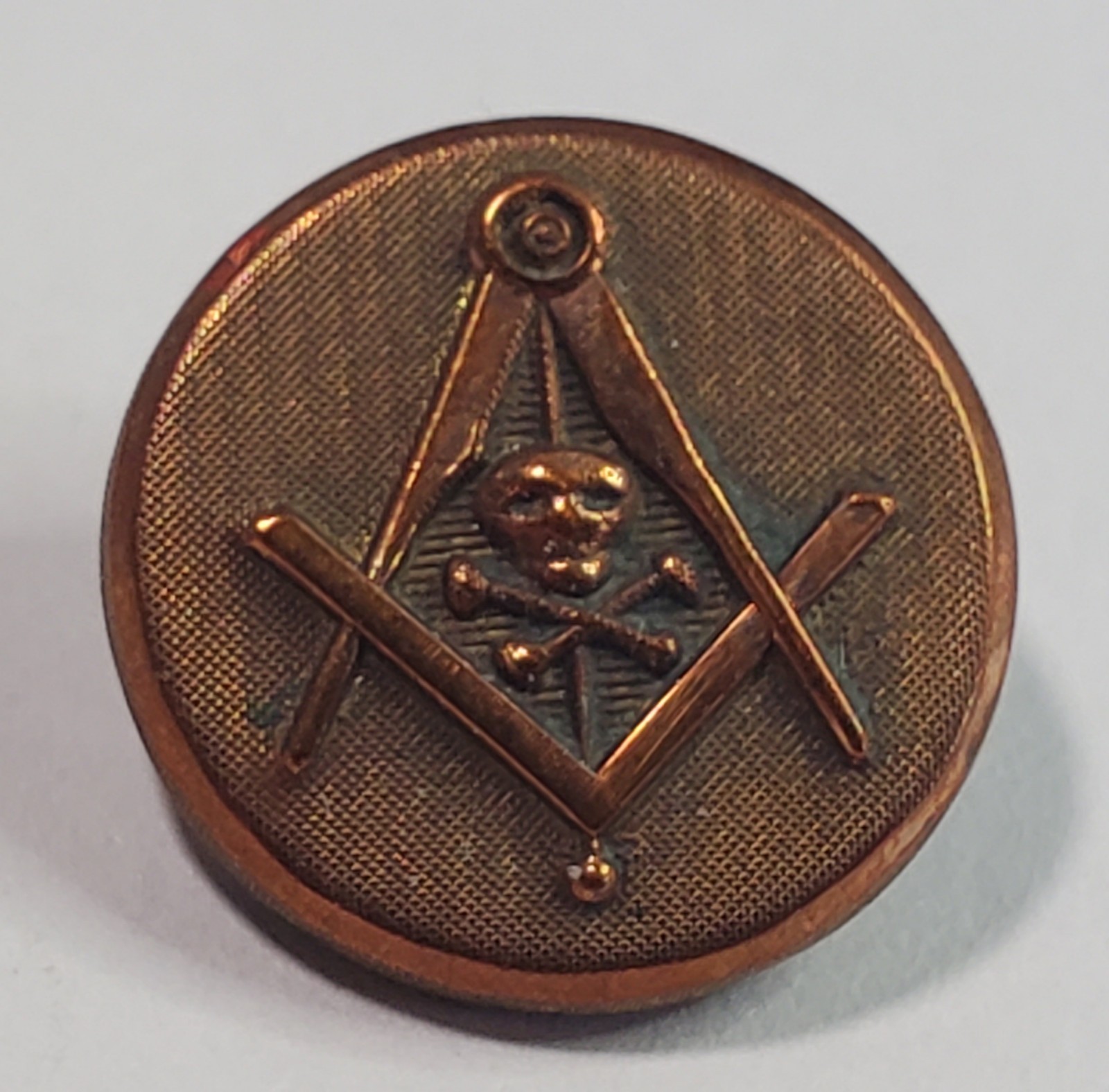 Ca. 1870-1910 Masonic Skull & Crossbones Button 