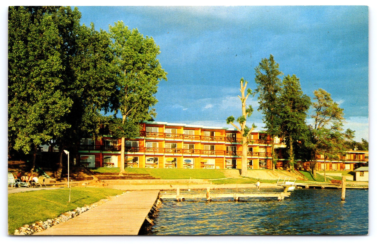 Lake Chelan Washington USA Campbell\'s Lodge Building Vintage Photo Postcard 1973