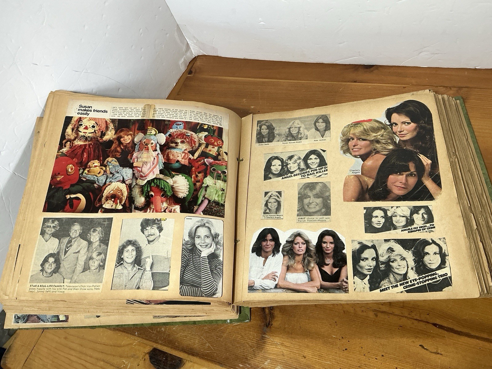 1970’s MOVIE STAR SCRAPBOOK Travolta Brady Bunch Charlie’s Angels Osmond’s Dukes