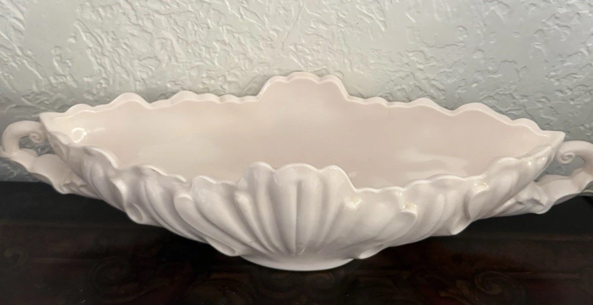 Jeannette Shell Pink Milk Glass Gondola Fruit Bowl Centerpiece Vintage 1950s EUC Jeannette Shell Pink Milk Glass Gondola Fruit Bowl Centerpiece Vintage 1950s EUC