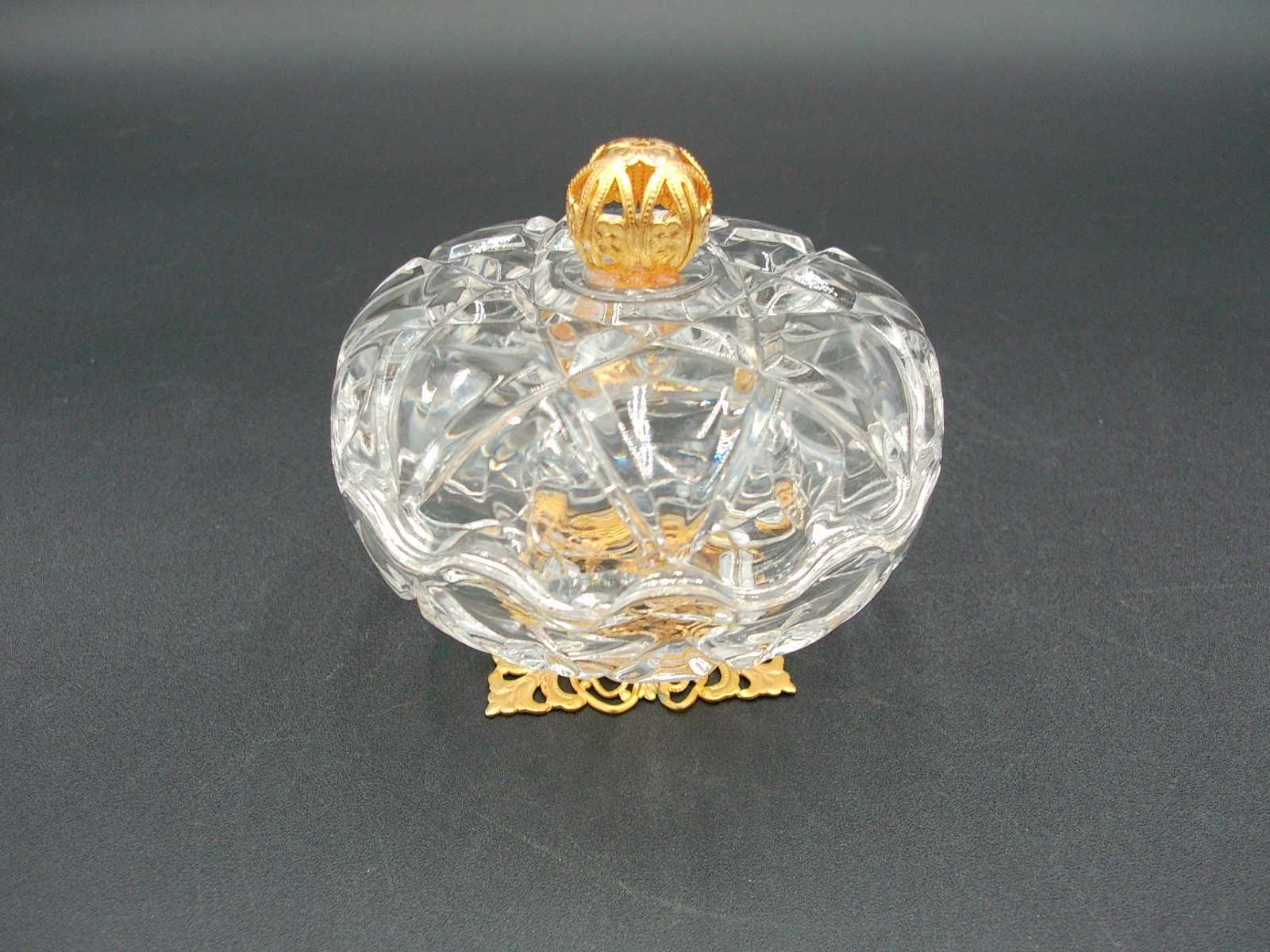 Killarney Irish Lead Crystal 22 Ct Gold Plated Trinket Dish With Lid Killarney Irish Lead Crystal 22 Ct Gold Plated Trinket Dish With Lid