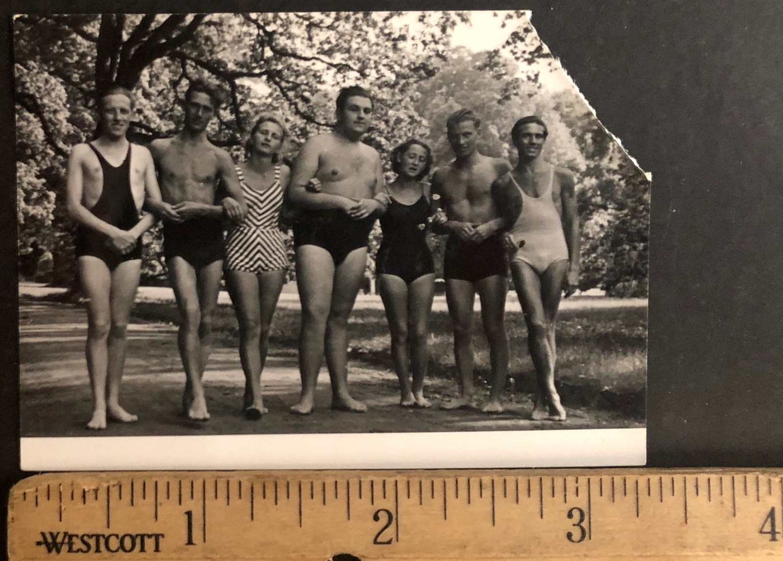 1920s 1930s Men Women Friends Group Snapshot Swimsuits