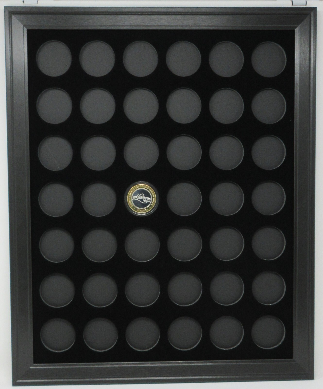 42 SILVER STRIKE CASINO COINS (NOT INCLUDED) WALL DISPLAY PICTURE FRAME 16\