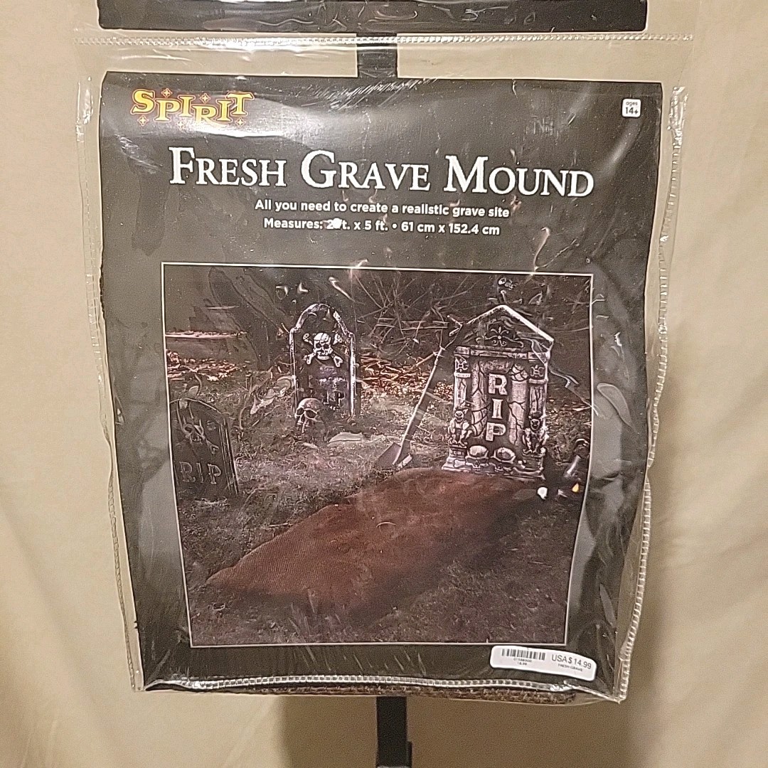 Haunted Fresh Grave Mound Halloween Decor 5x2 Ft Brown Burlap Mound Prop NEW