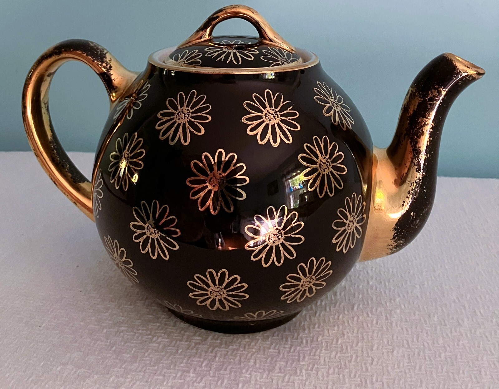 🔴 Vintage Hall Black Gold French Style Tea Pot DAISY Flowers Made in USA 🔴 Vintage Hall Black Gold French Style Tea Pot DAISY Flowers Made in USA