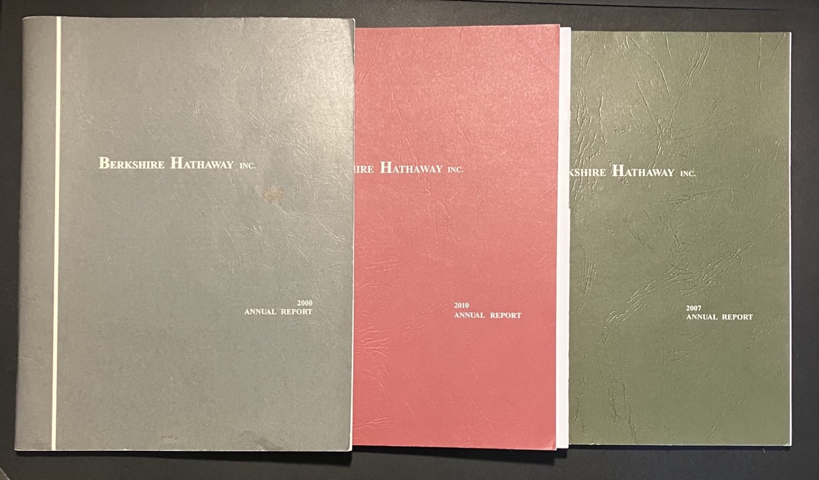 Berkshire Hathaway Annual Reports 2000 2007 2010 Buffett Munger Lot