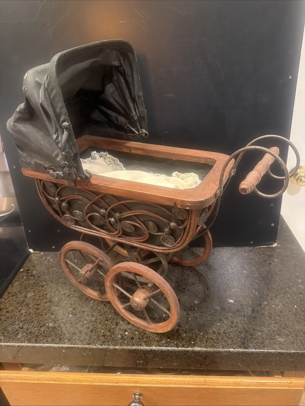 Vtg. Antiq Look Victorian Style Large Wood Metal Baby Doll Carriage/Stroller,  