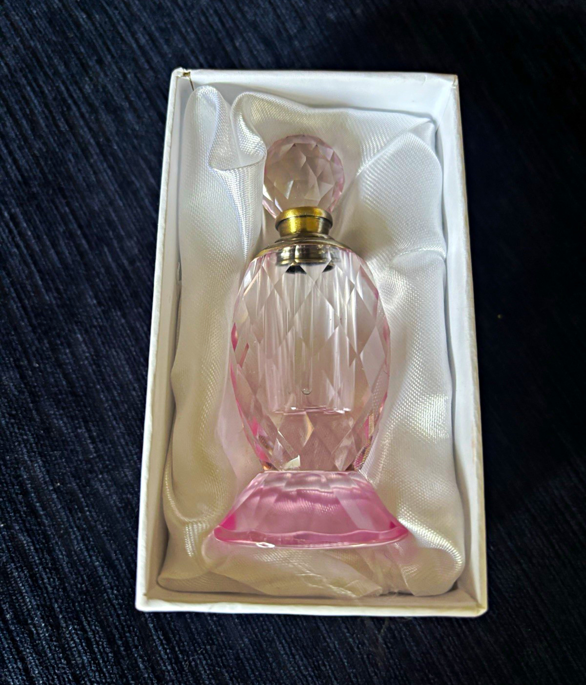 Oleg Cassini Crystal Perfume Bottle Decorative in Box w/ Paper Inserts Oleg Cassini Crystal Perfume Bottle Decorative in Box w/ Paper Inserts