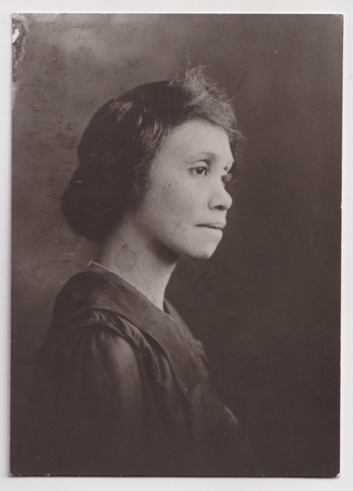 SAD but ELEGANT African American BLACK woman beauty 1920s STUDIO PHOTO