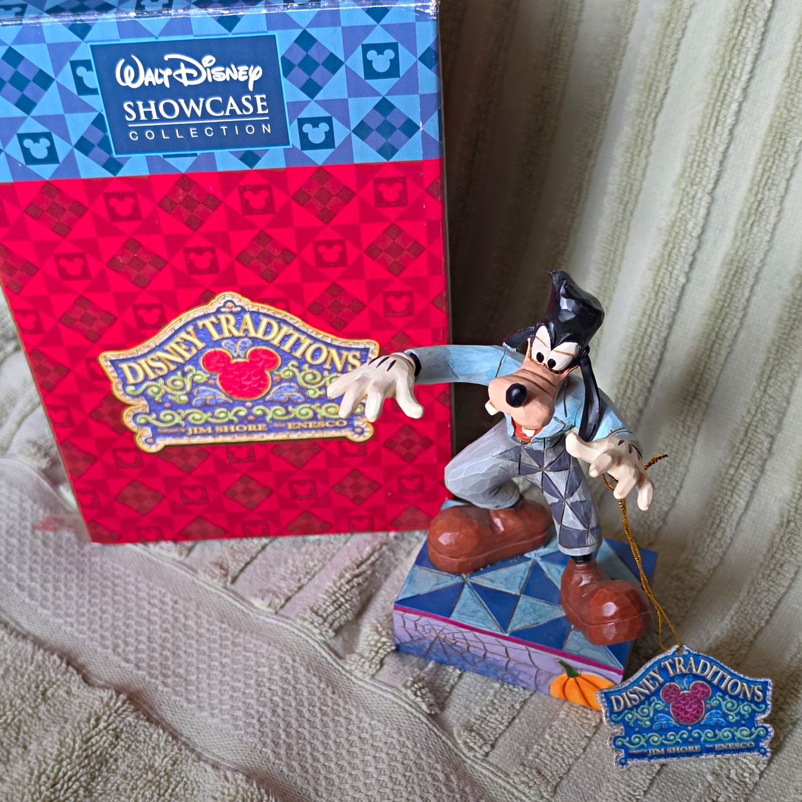 Disney Traditions Jim Shore Goofy Figurine Walt Disney Showcase Collection 5\ Disney Traditions Jim Shore Goofy Figurine Walt Disney Showcase Collection 5\