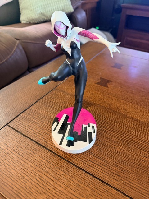 Kotobukiya Spider-Gwen Bishoujo Figure - Used, no box Kotobukiya Spider-Gwen Bishoujo Figure - Used, no box