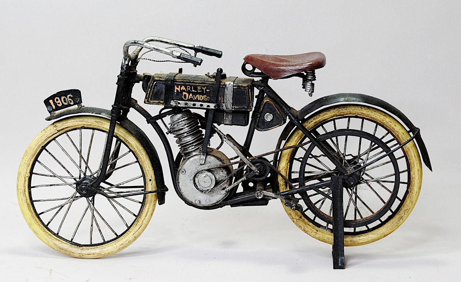Vintage Harley-Davidson 1906 Serial Number One 1:6 Scale Diecast Replica 