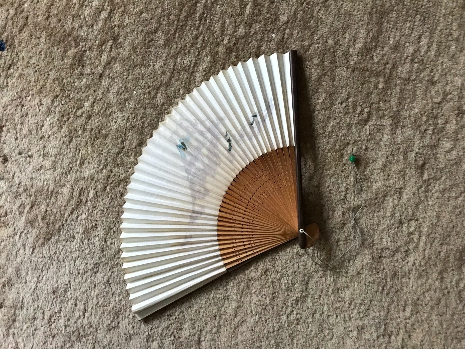 Very elegant Vintge / Antique Japanese Paper Hand Fan deco. w/ small green bead