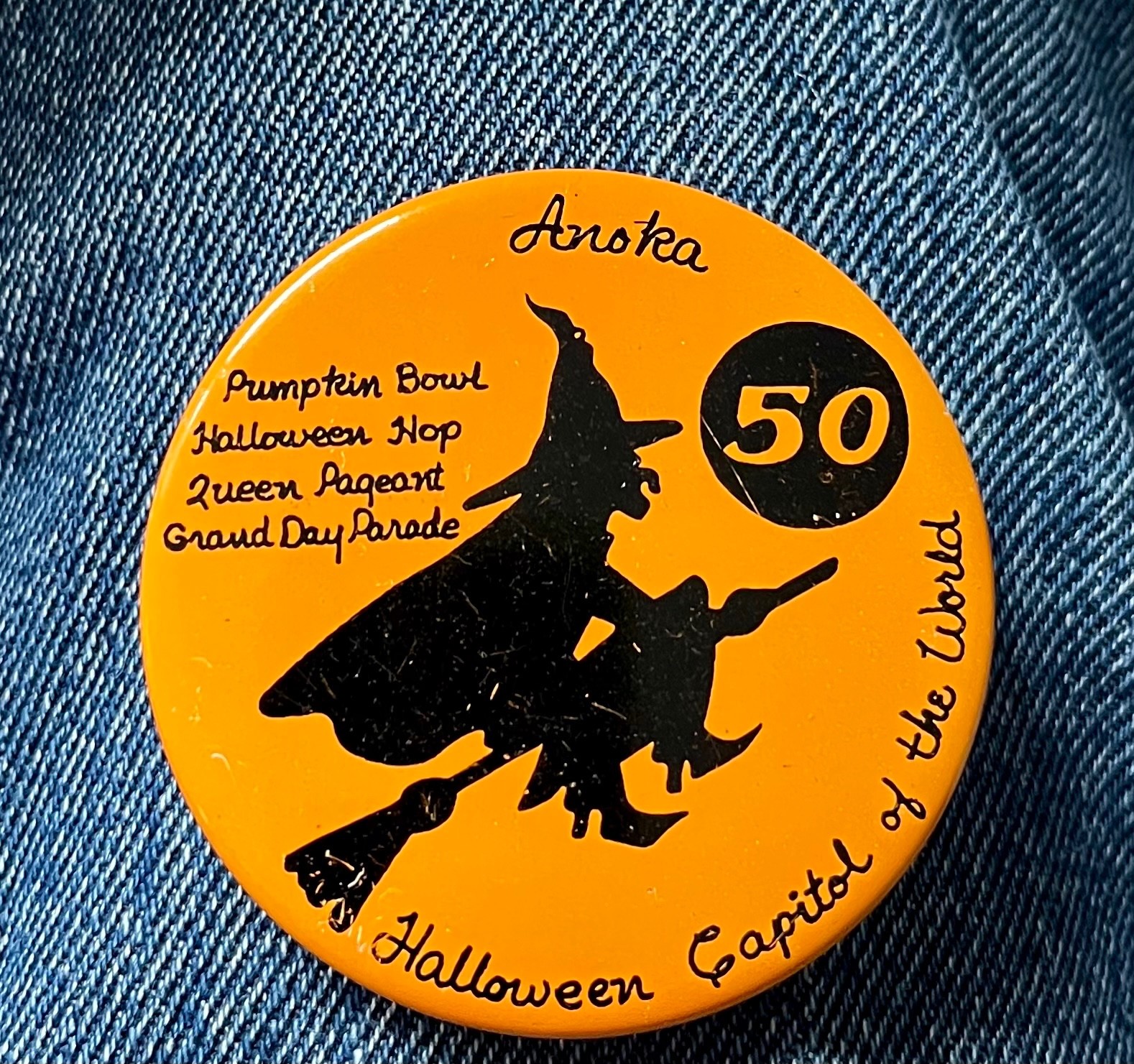 Scarce 1971 Anoka Halloween Capital Of The World 2 1/4\
