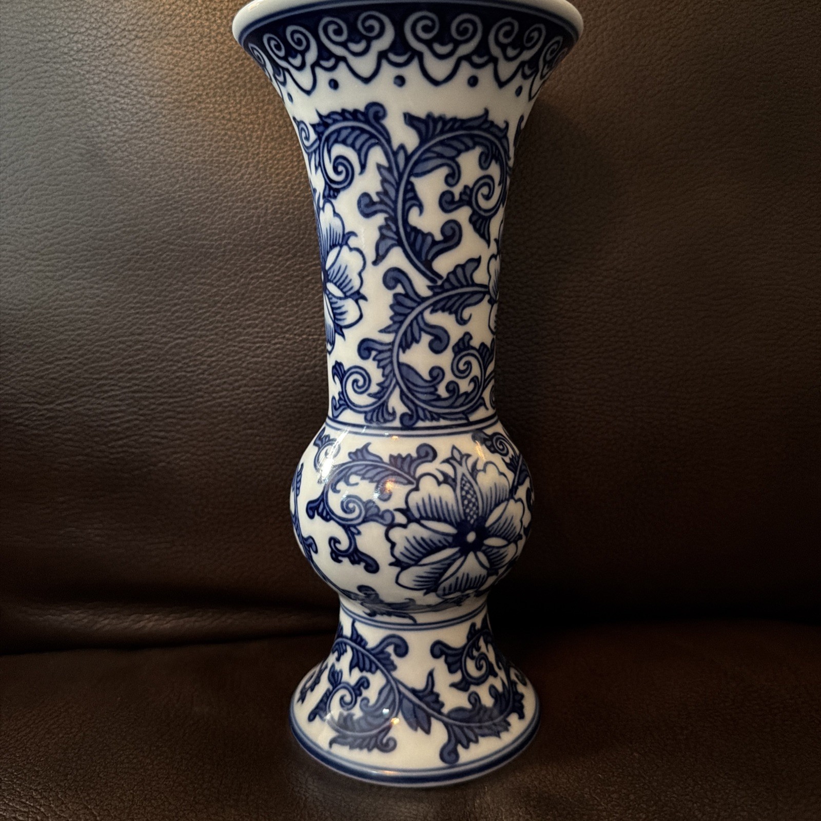 Vintage Bombay Company 8”Blue & White  Vase EXCELLENT condition 