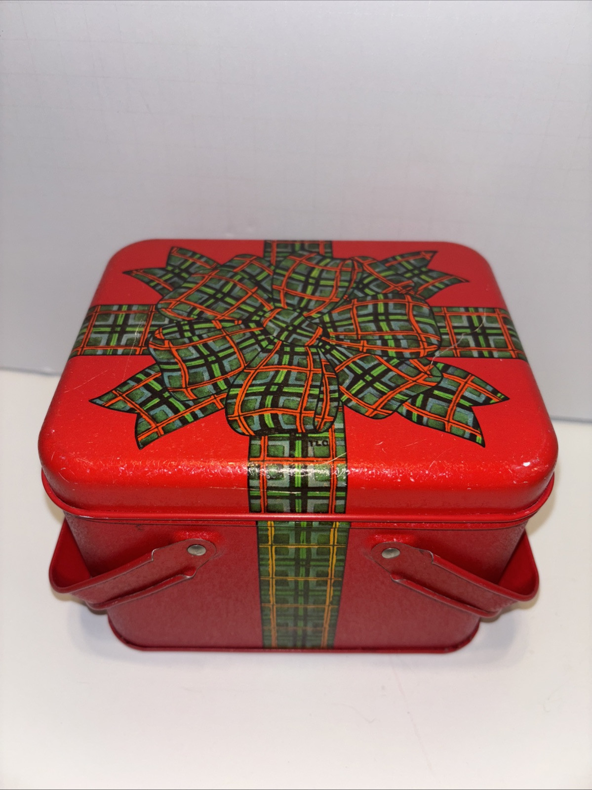 Potpourri Press Tin Box Moving Handles Christmas Red Green  Vintage Collectors