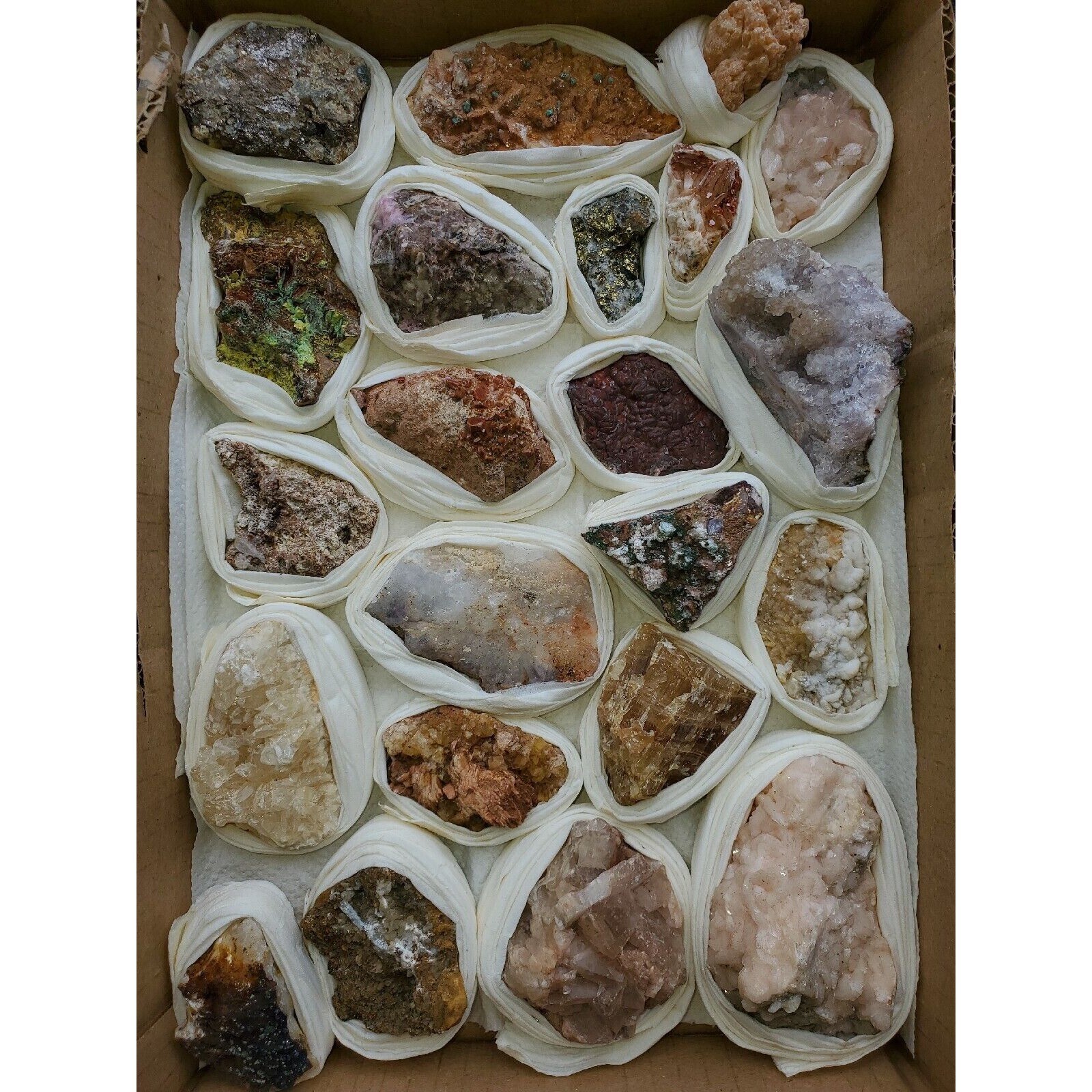 4Lb Wholesale Rare minerals Flat of 22 specimens of high quality Collection, #31 4Lb Wholesale Rare minerals Flat of 22 specimens of high quality Collection, #31