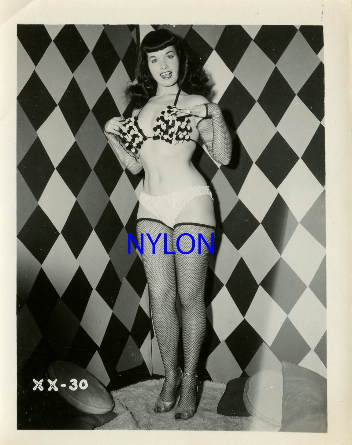 RARE BETTIE PAGE VINTAGE 1950's 4 x 5 PHOTOGRAPH