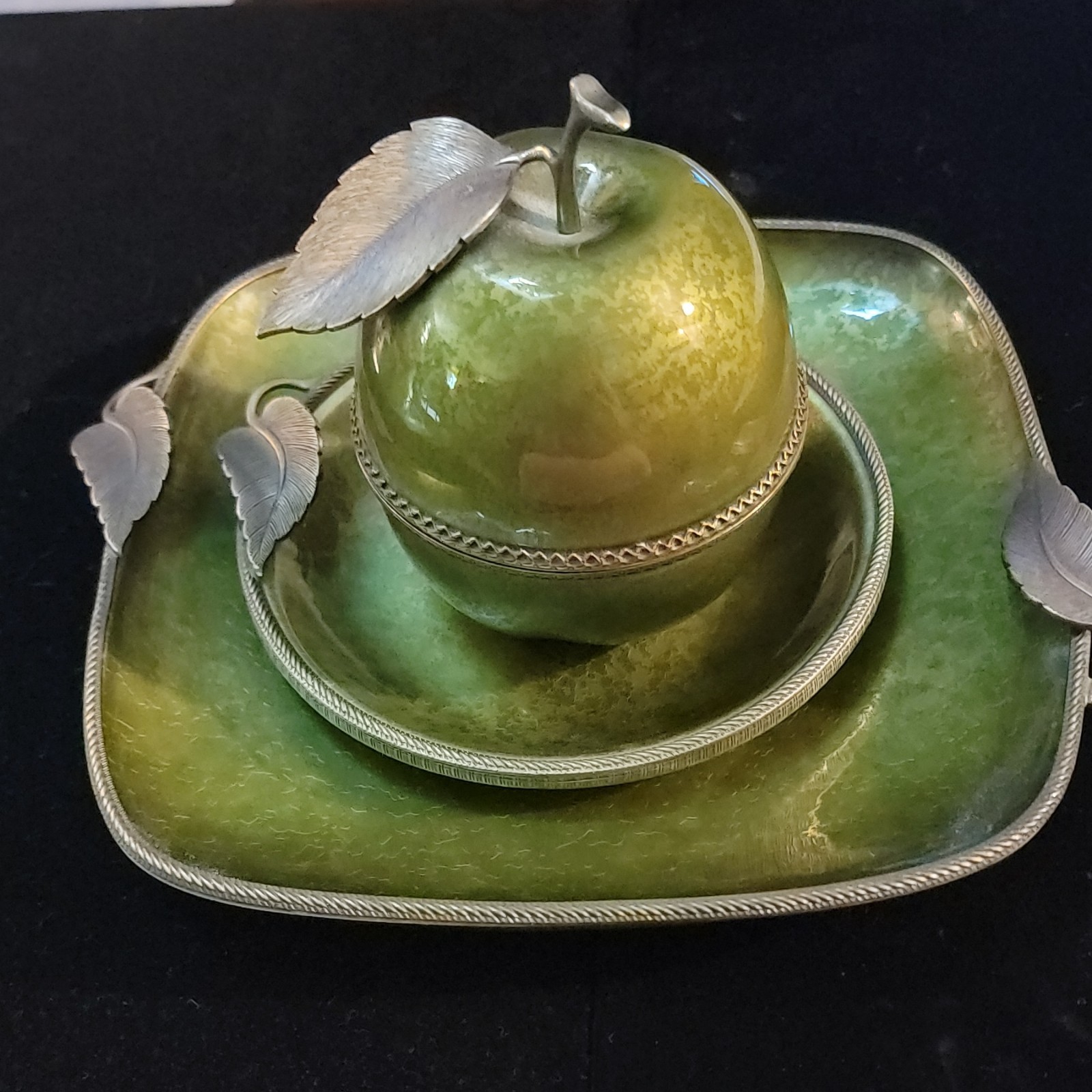 Evans Vintage Hand Enameled Apple Green Butane Lighter & Matching Trays 3pc Set