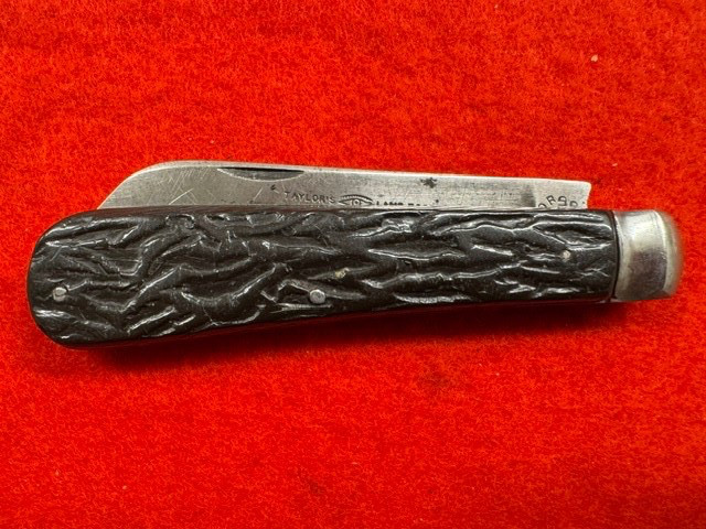 GOOD VINTAGE TAYLOR’S EYE WITNESS LAMB FOOT BLADE POCKET KNIFE. (438)