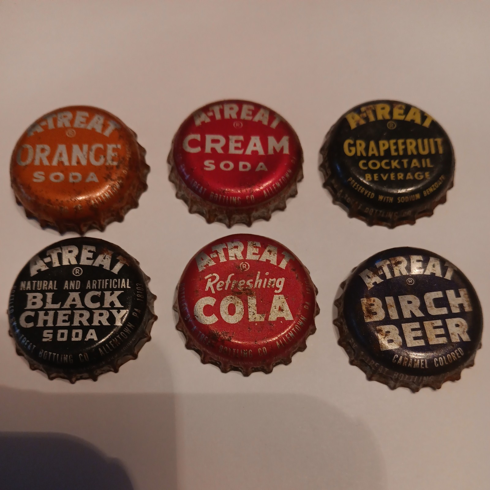 Vintage A Treat Bottle Caps Cream Cola Orange Black Cherry Birch Beer Grapefruit