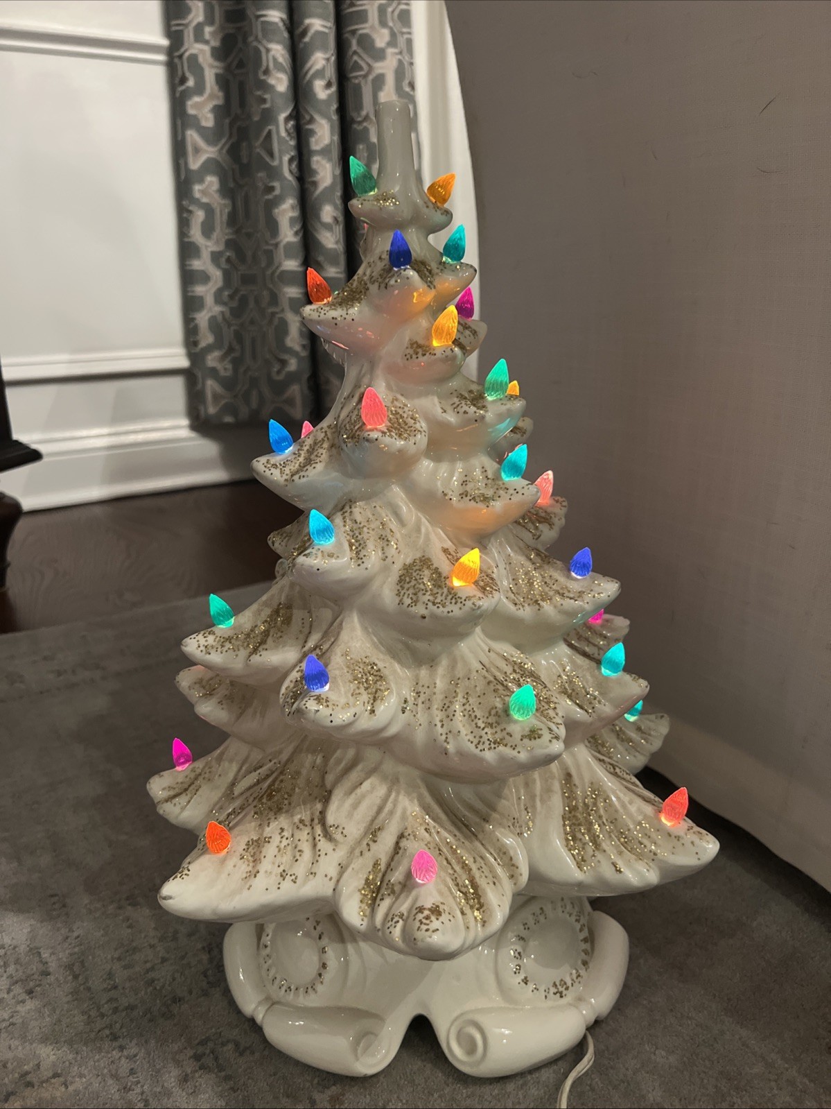 Vtg Atlantic Mold 60s White Ceramic Christmas Tree 17\