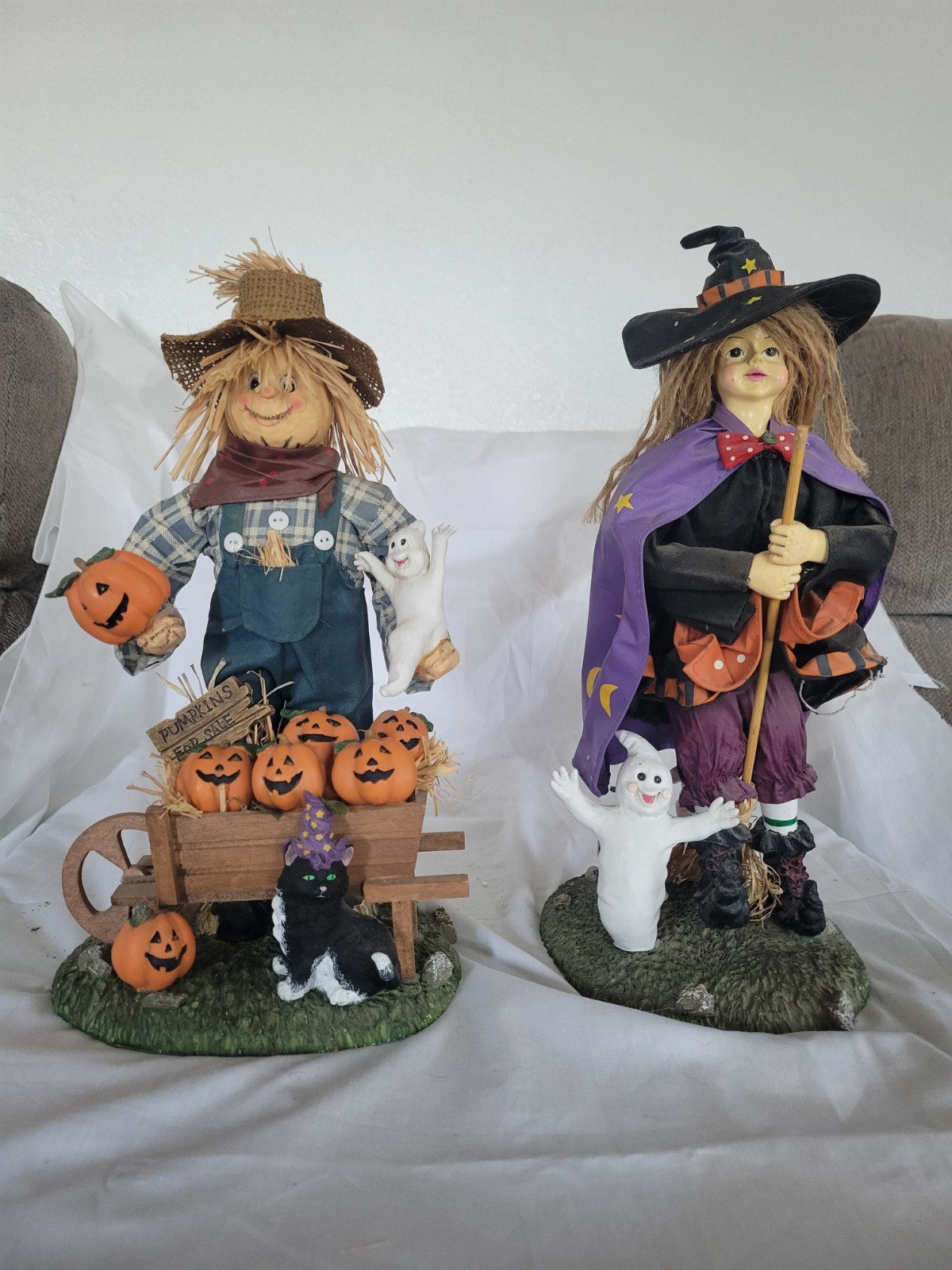 2 Vntg Fabric Mache Halloween Witch & Scarecrow Figures 13\