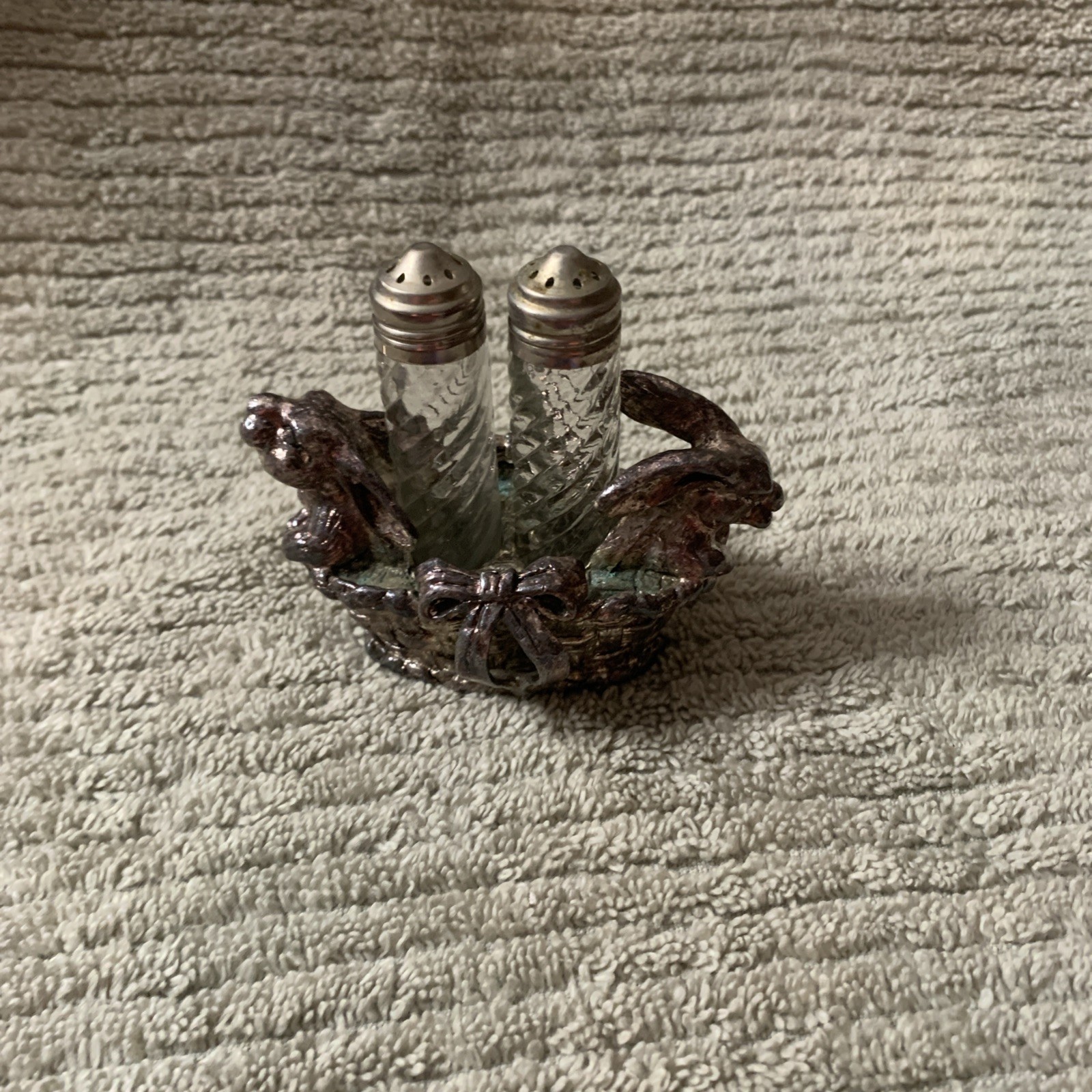 Vintage Arthur Court 1999 Bunny Rabbits In Cabbage Salt & Pepper Shakers