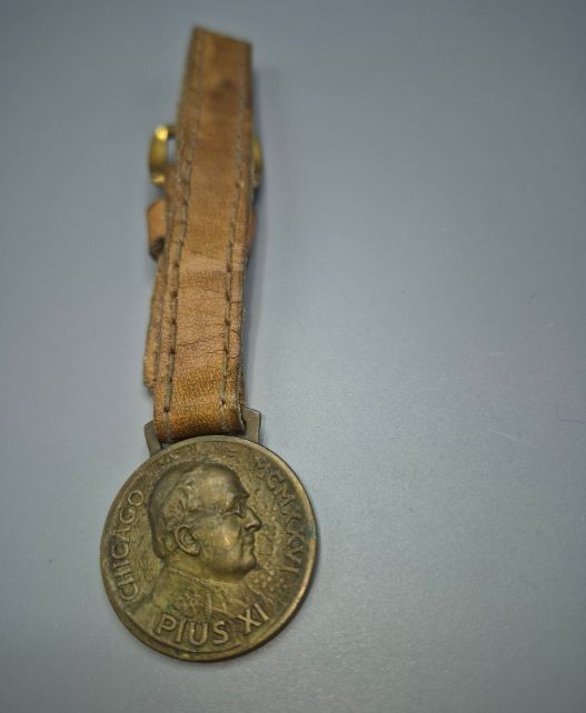 Antique 1926 Chicago Eucharistic Congress Pope Pius XI Watch Fob Catholic Medal