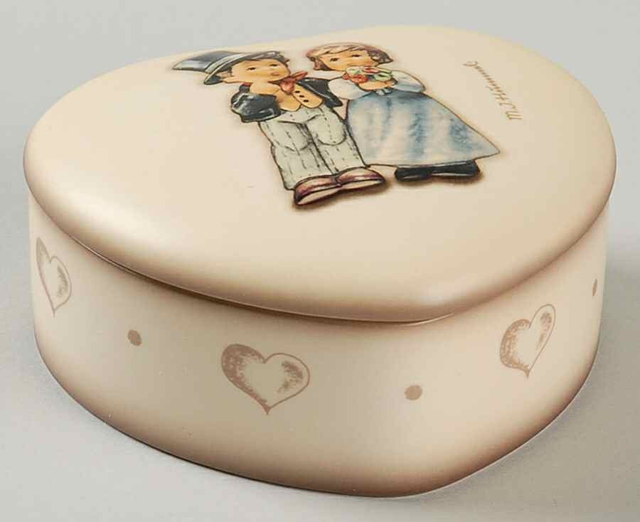 Goebel Hummel Boxes Dearly Beloved-Heart - Boxed 5463441