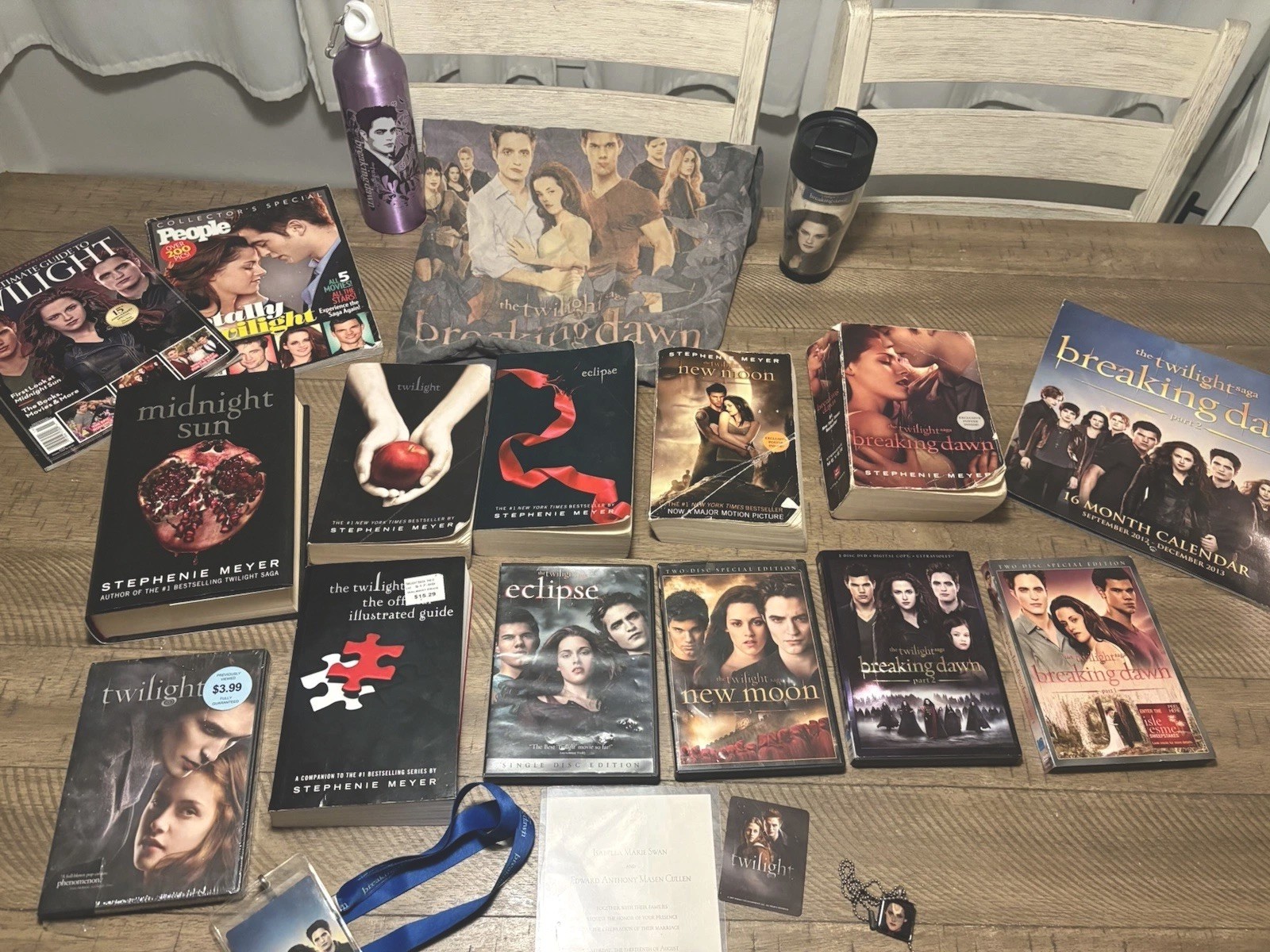 Twilight Saga 25 piece Bundle  