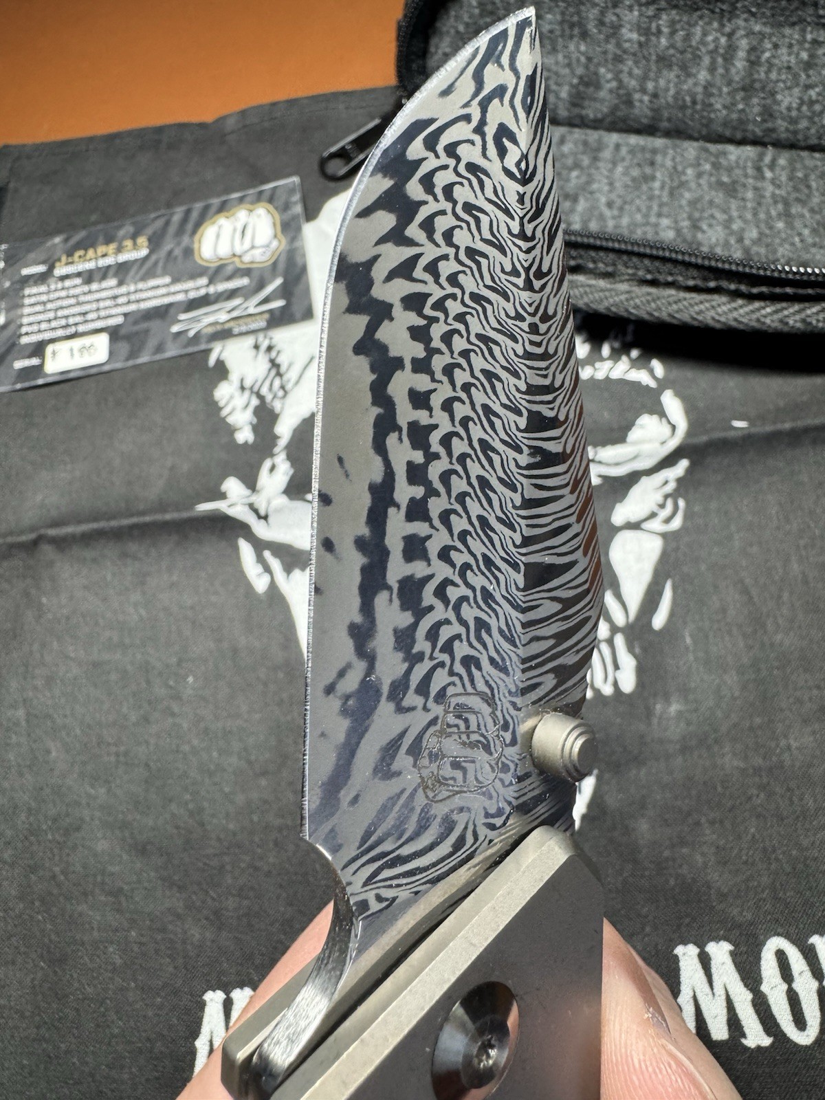 Something Obscene Company J-Cape 3.5 Titanium Frame, V4 Fafnir Dama Blade