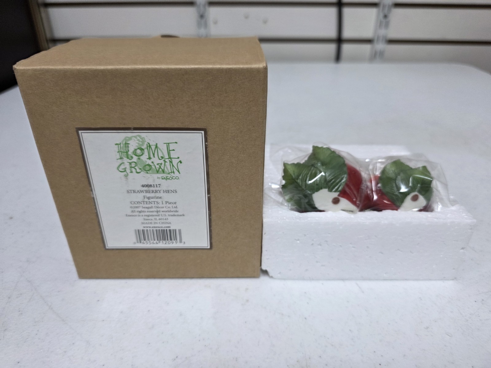 Enesco 2006 Strawberries Home Grown Seagull Decor Co. 4008117